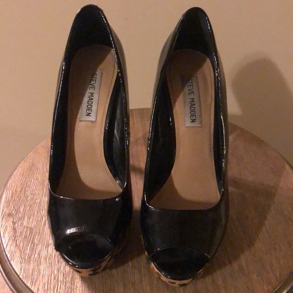 STEVE MADDEN - Black patent leather heels, red stiletto heel, leopard print - Picture 2 of 5